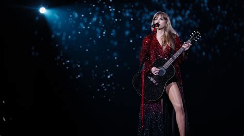 Taylor Swift caps Detroit doubleheader for 120,000:。